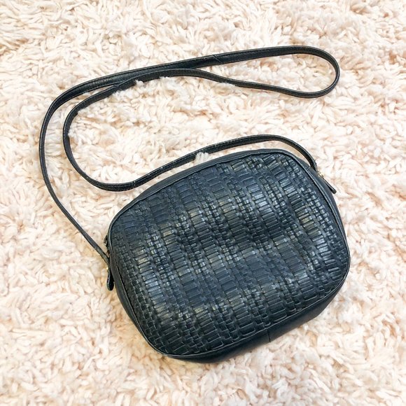 Vintage Faux Leather Black Woven Crossbody Purse - Picture 2 of 7